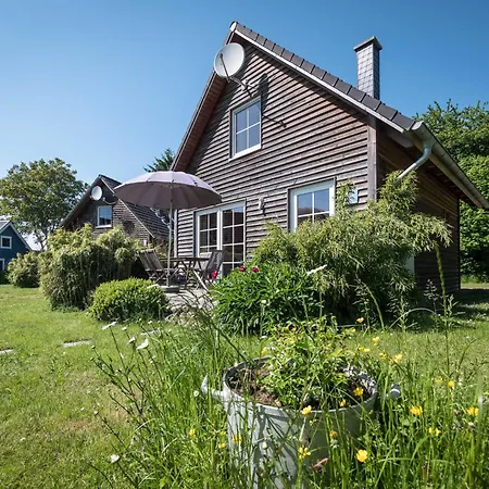 Schmidt's Ferienhaeuser Bei Zingst * Ludershagen