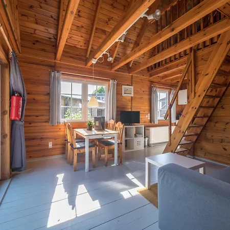 Schmidt's Ferienhaeuser Bei Zingst *