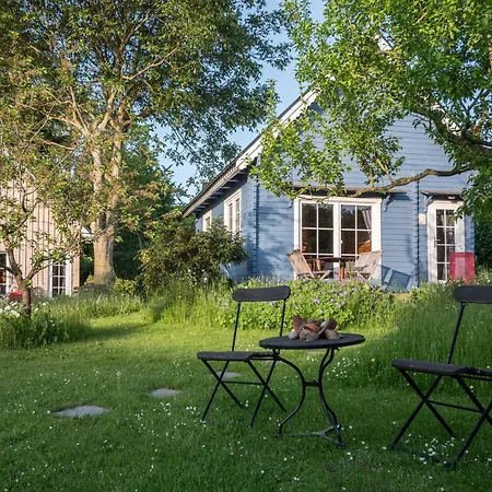 Schmidt's Ferienhaeuser Bei Zingst *